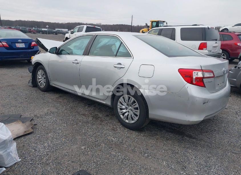 Photo 3 of 2014 Toyota Camry L/SE/LE/XLE (VIN 4T4BF1FK0ER405251)