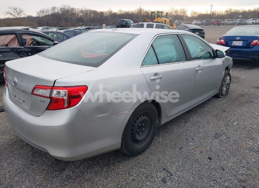 Photo 4 of 2014 Toyota Camry L/SE/LE/XLE (VIN 4T4BF1FK0ER405251)