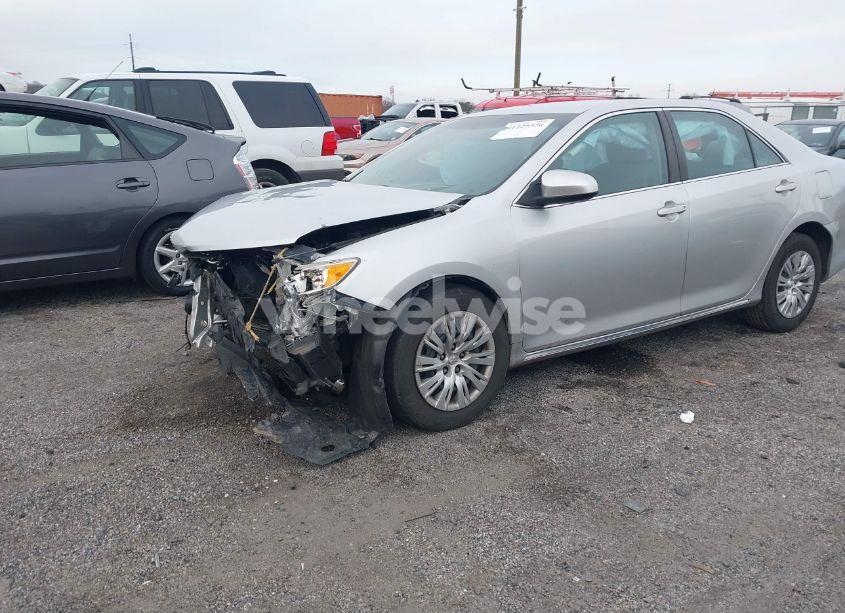Photo 6 of 2014 Toyota Camry L/SE/LE/XLE (VIN 4T4BF1FK0ER405251)