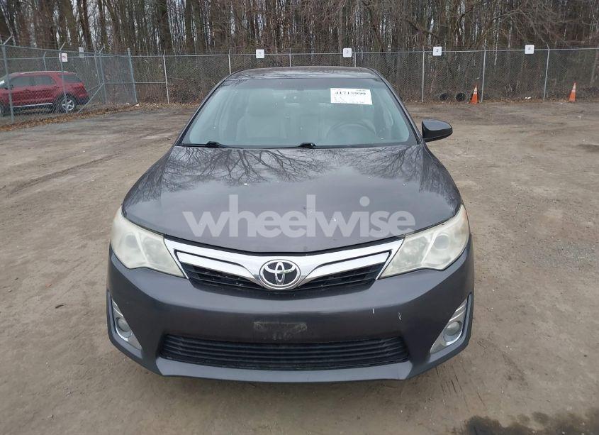 Photo 12 of 2014 Toyota Camry XLE (VIN 4T4BF1FK0ER405606)