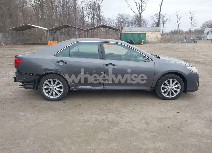 Photo 13 of 2014 Toyota Camry XLE (VIN 4T4BF1FK0ER405606)