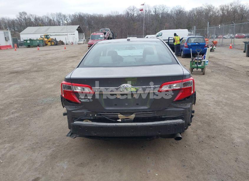 Photo 16 of 2014 Toyota Camry XLE (VIN 4T4BF1FK0ER405606)