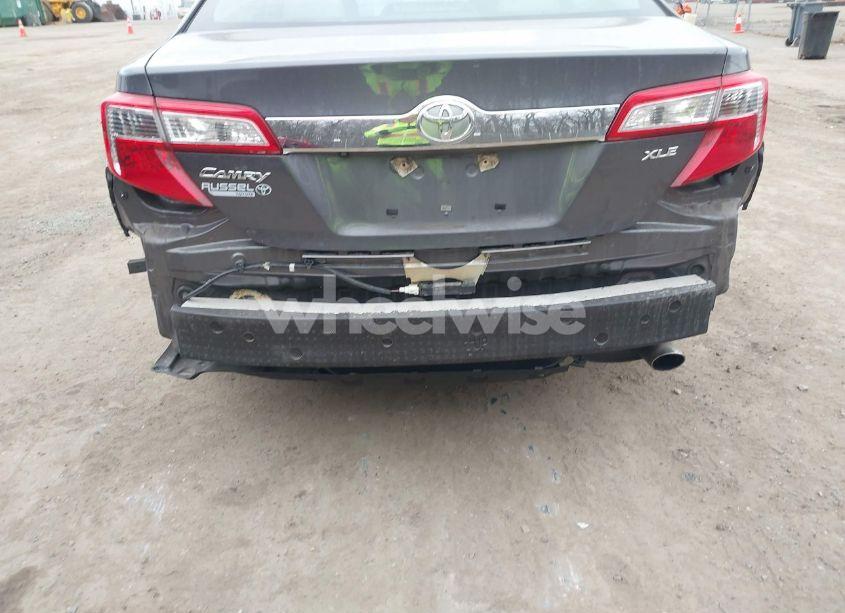 Photo 18 of 2014 Toyota Camry XLE (VIN 4T4BF1FK0ER405606)