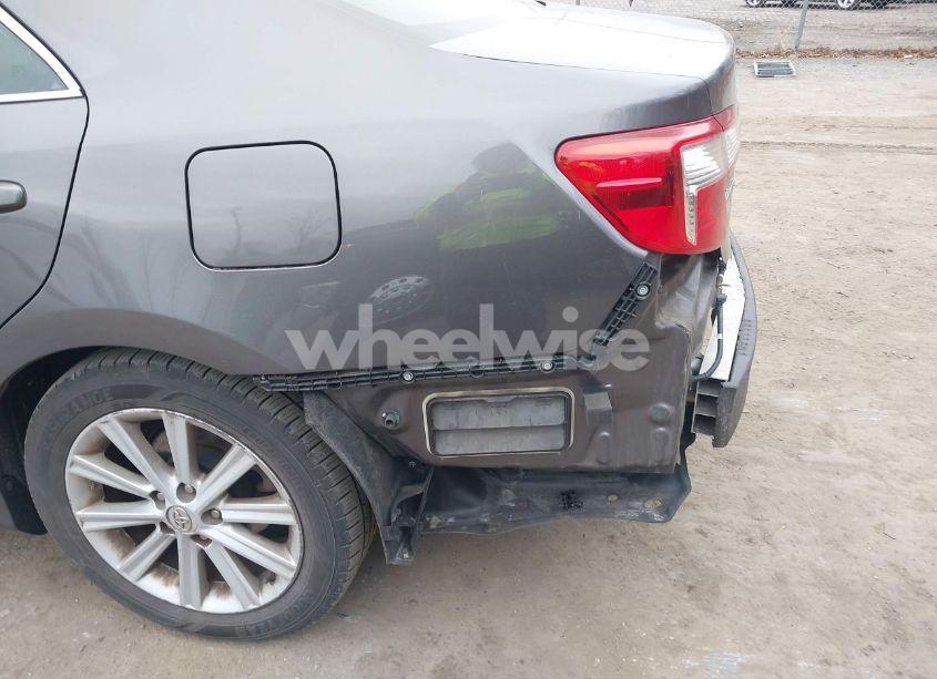 Photo 19 of 2014 Toyota Camry XLE (VIN 4T4BF1FK0ER405606)