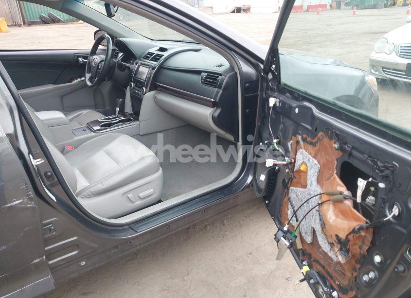 Photo 5 of 2014 Toyota Camry XLE (VIN 4T4BF1FK0ER405606)