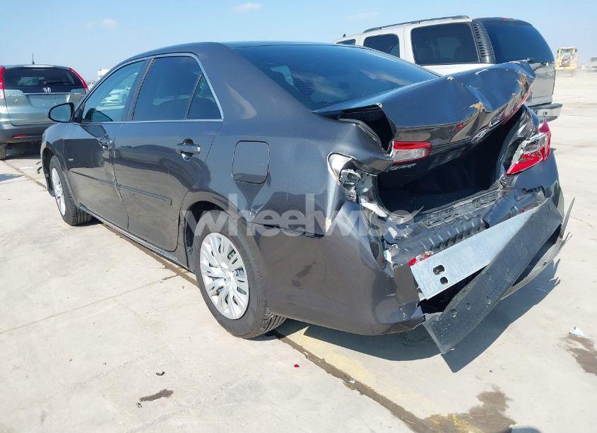 Photo 3 of 2014 Toyota Camry LE (VIN 4T4BF1FK0ER408764)