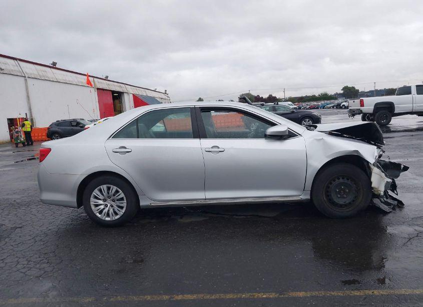 Photo 13 of 2014 Toyota Camry LE (VIN 4T4BF1FK0ER409753)