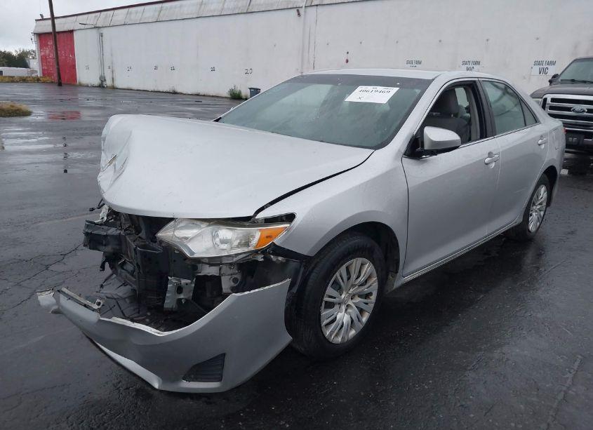 Photo 2 of 2014 Toyota Camry LE (VIN 4T4BF1FK0ER409753)