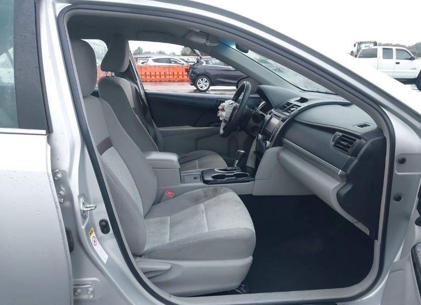 Photo 5 of 2014 Toyota Camry LE (VIN 4T4BF1FK0ER409753)