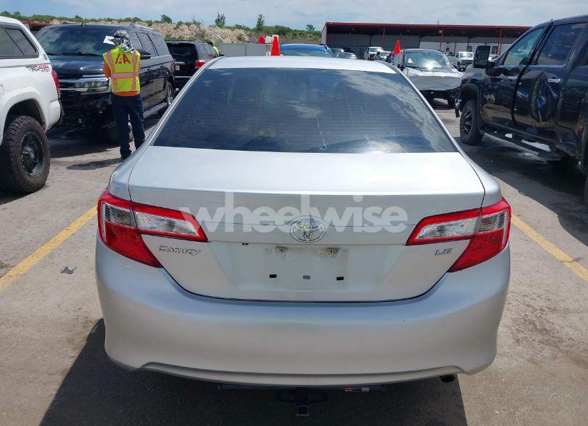 Photo 16 of 2014 Toyota Camry LE (VIN 4T4BF1FK0ER420056)