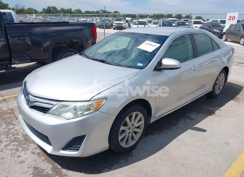 Photo 2 of 2014 Toyota Camry LE (VIN 4T4BF1FK0ER420056)