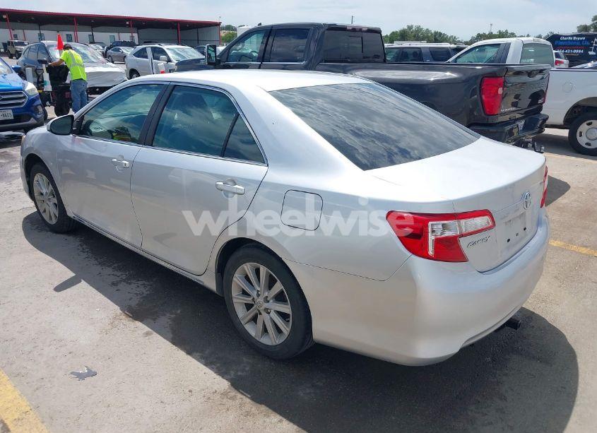 Photo 3 of 2014 Toyota Camry LE (VIN 4T4BF1FK0ER420056)