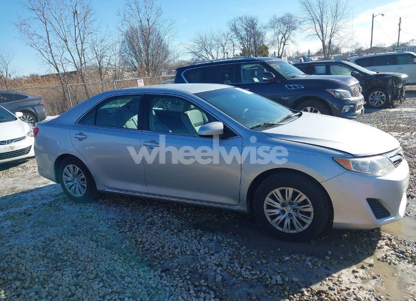 Photo 13 of 2014 Toyota Camry LE (VIN 4T4BF1FK0ER425144)