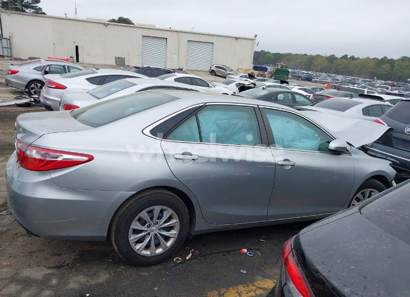 Photo 13 of 2015 Toyota Camry LE (VIN 4T4BF1FK0FR447002)