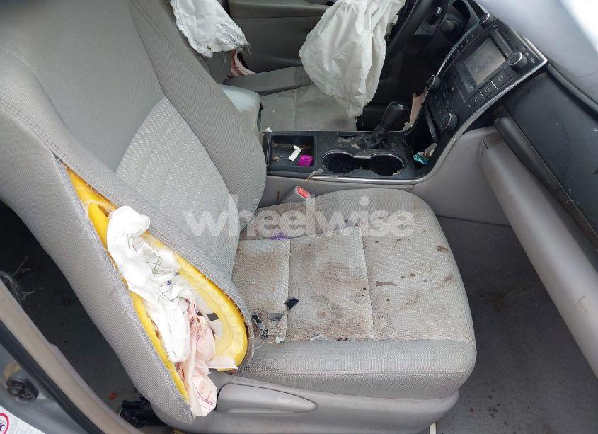 Photo 5 of 2015 Toyota Camry LE (VIN 4T4BF1FK0FR447002)