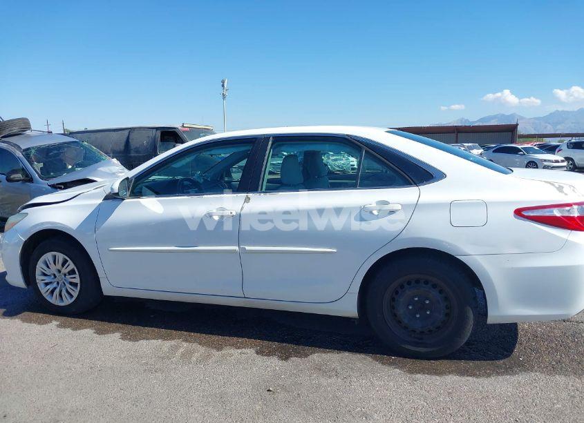 Photo 14 of 2015 Toyota Camry LE/SE/XLE/XSE (VIN 4T4BF1FK0FR452832)