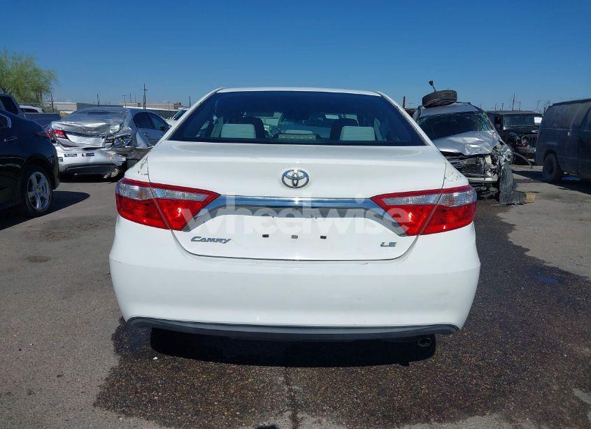 Photo 16 of 2015 Toyota Camry LE/SE/XLE/XSE (VIN 4T4BF1FK0FR452832)