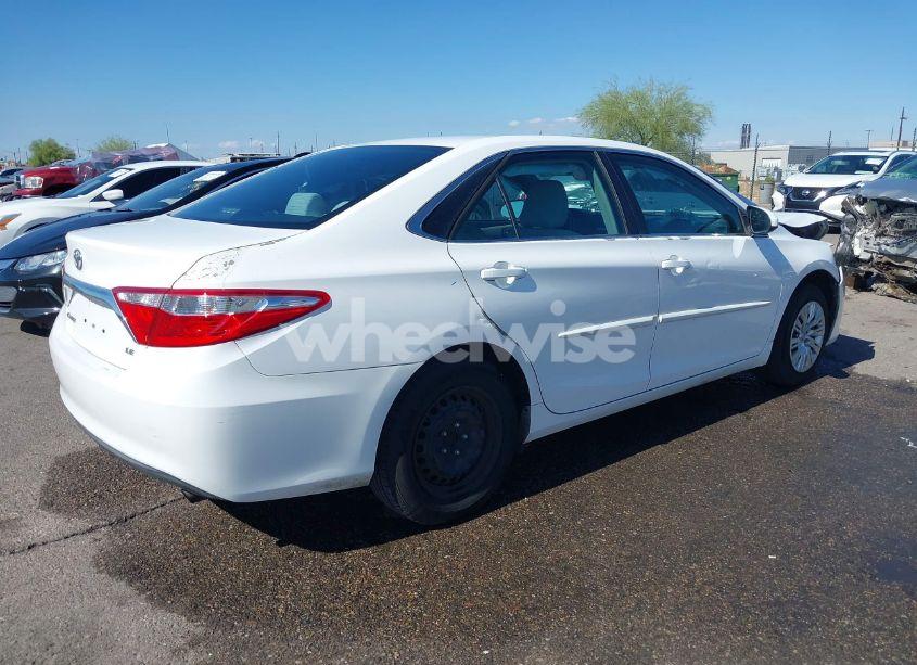 Photo 4 of 2015 Toyota Camry LE/SE/XLE/XSE (VIN 4T4BF1FK0FR452832)