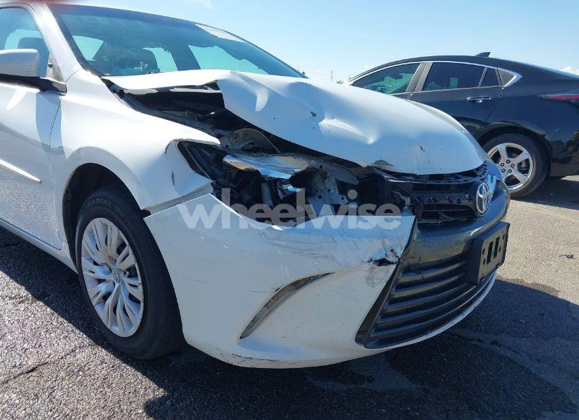 Photo 6 of 2015 Toyota Camry LE/SE/XLE/XSE (VIN 4T4BF1FK0FR452832)