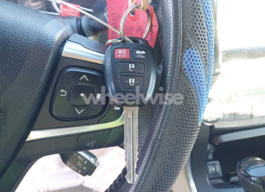 Photo 11 of 2015 Toyota Camry XLE (VIN 4T4BF1FK0FR467296)