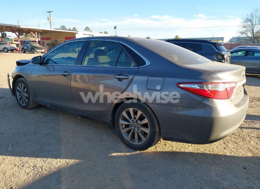 Photo 3 of 2015 Toyota Camry XLE (VIN 4T4BF1FK0FR467296)