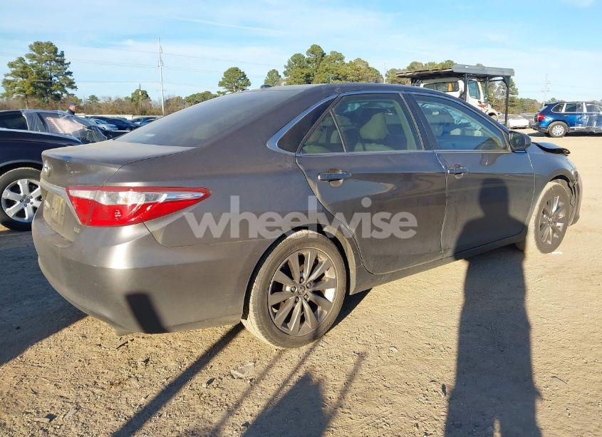 Photo 4 of 2015 Toyota Camry XLE (VIN 4T4BF1FK0FR467296)