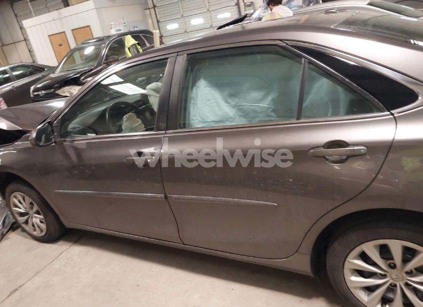 Photo 14 of 2015 Toyota Camry LE (VIN 4T4BF1FK0FR484230)