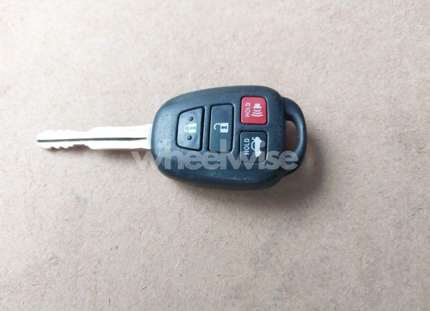 Photo 11 of 2015 Toyota Camry LE (VIN 4T4BF1FK0FR500555)