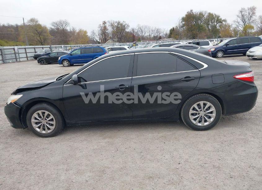 Photo 14 of 2015 Toyota Camry LE (VIN 4T4BF1FK0FR500555)