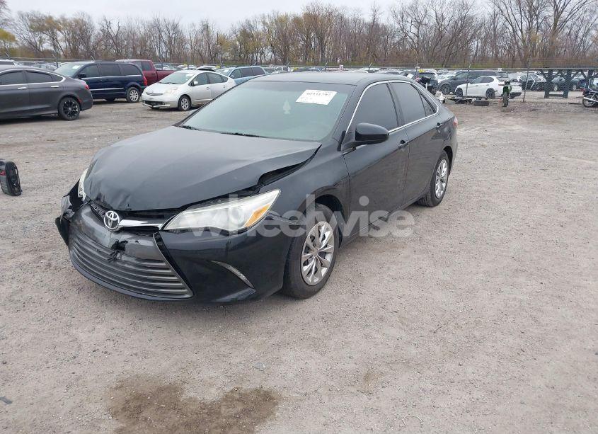 Photo 2 of 2015 Toyota Camry LE (VIN 4T4BF1FK0FR500555)