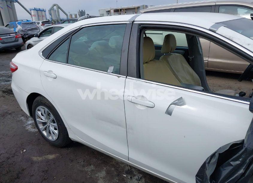 Photo 18 of 2015 Toyota Camry LE (VIN 4T4BF1FK0FR505805)