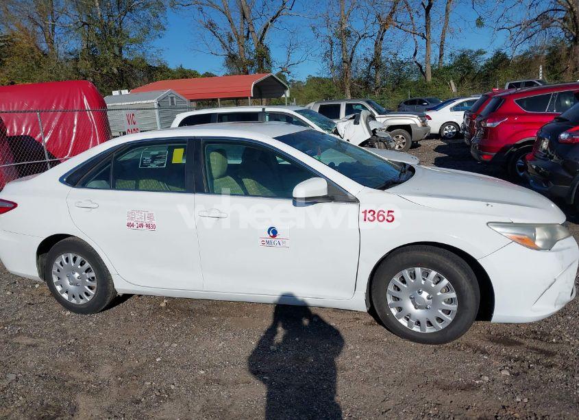 Photo 13 of 2015 Toyota Camry LE (VIN 4T4BF1FK0FR506257)