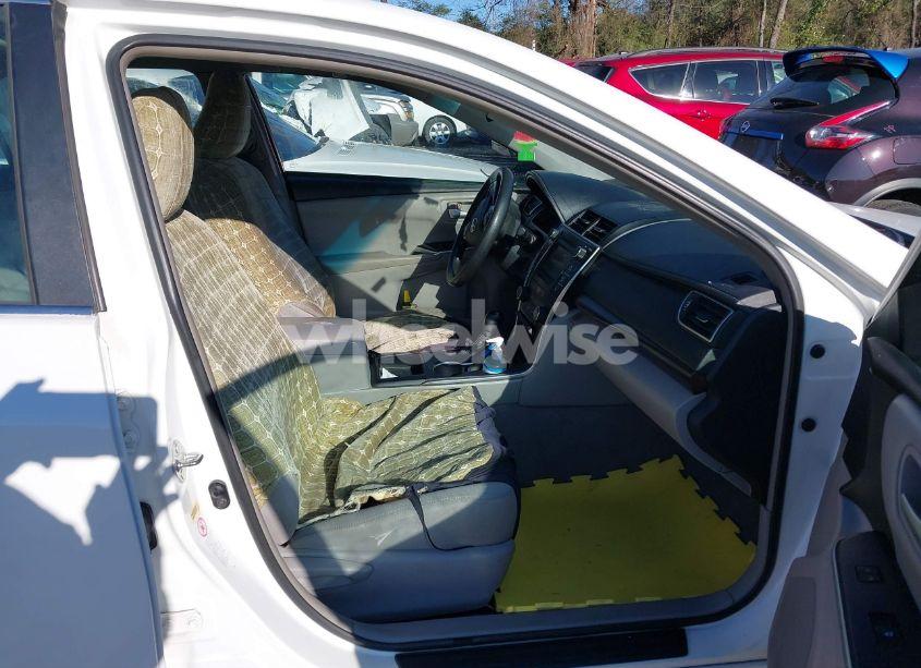 Photo 5 of 2015 Toyota Camry LE (VIN 4T4BF1FK0FR506257)