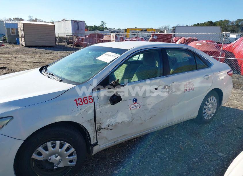 Photo 6 of 2015 Toyota Camry LE (VIN 4T4BF1FK0FR506257)