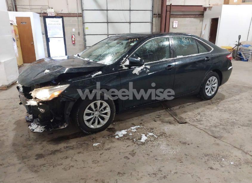Photo 2 of 2015 Toyota Camry LE (VIN 4T4BF1FK0FR508185)