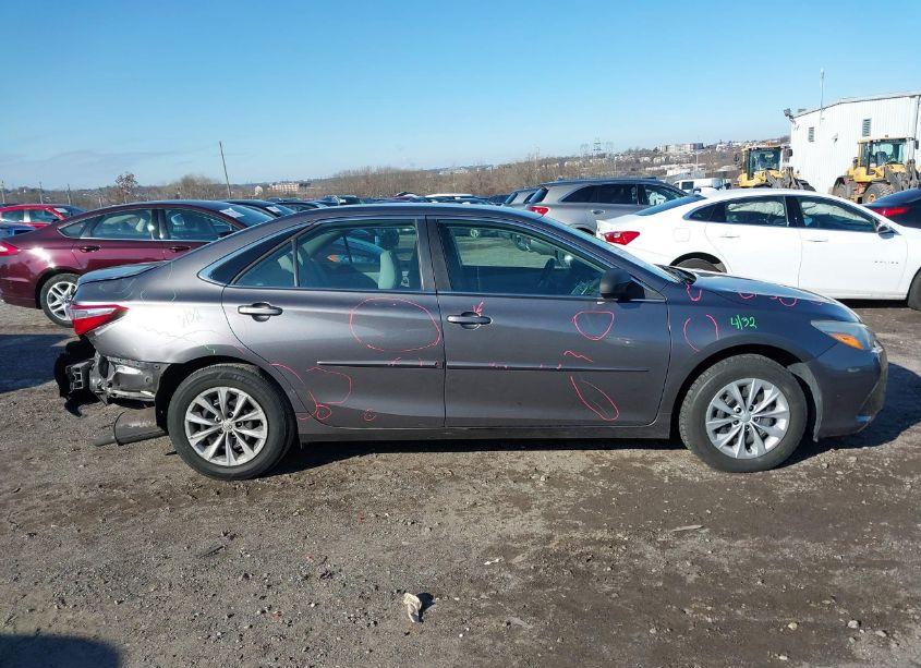 Photo 13 of 2015 Toyota Camry LE (VIN 4T4BF1FK0FR514603)