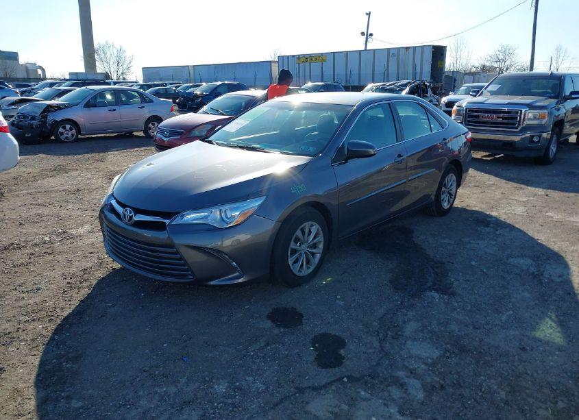 Photo 2 of 2015 Toyota Camry LE (VIN 4T4BF1FK0FR514603)