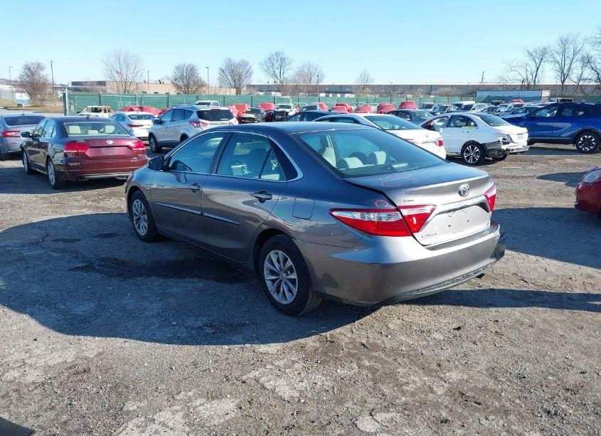 Photo 3 of 2015 Toyota Camry LE (VIN 4T4BF1FK0FR514603)