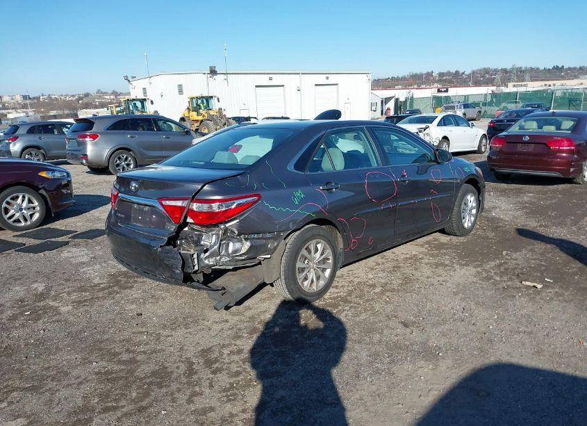 Photo 4 of 2015 Toyota Camry LE (VIN 4T4BF1FK0FR514603)