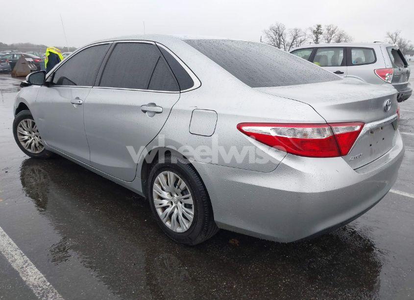 Photo 3 of 2016 Toyota Camry LE (VIN 4T4BF1FK0GR520838)