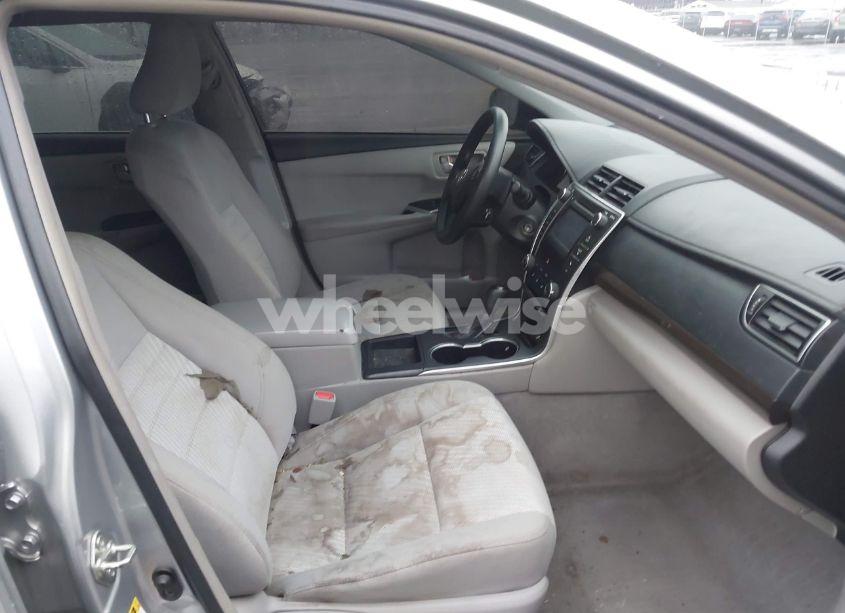 Photo 5 of 2016 Toyota Camry LE (VIN 4T4BF1FK0GR520838)