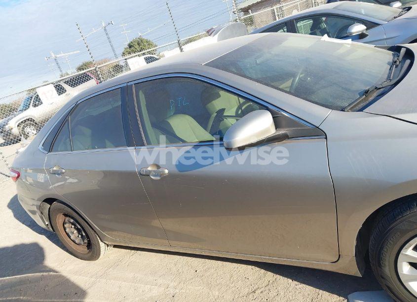 Photo 13 of 2016 Toyota Camry LE (VIN 4T4BF1FK0GR533931)