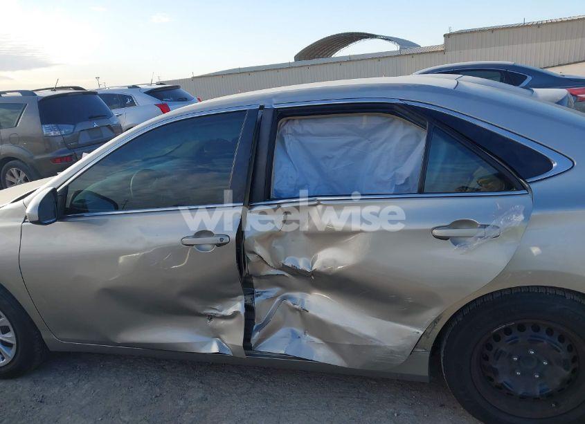 Photo 14 of 2016 Toyota Camry LE (VIN 4T4BF1FK0GR533931)