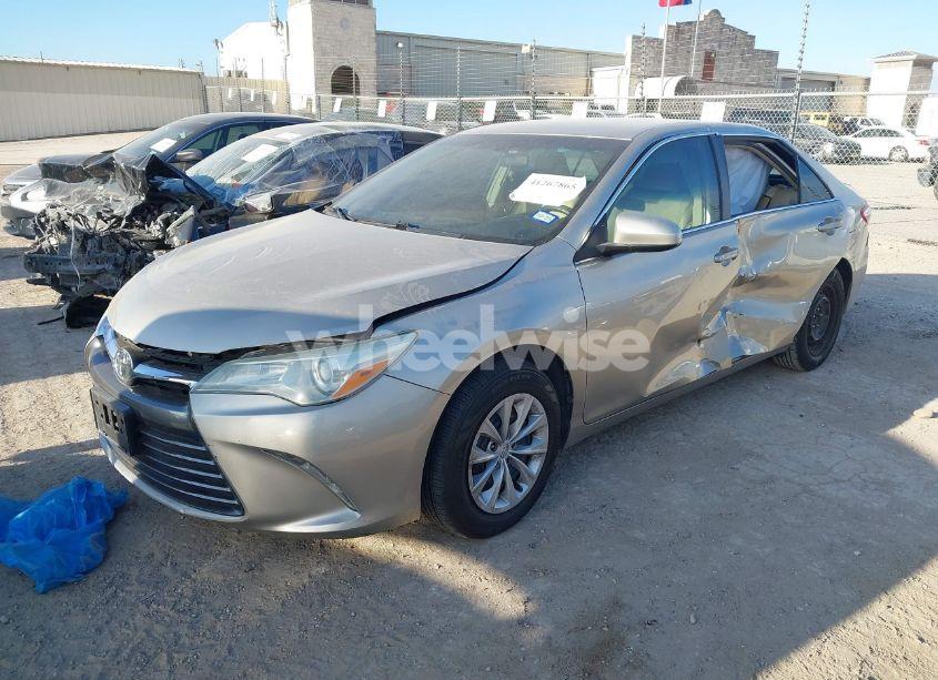 Photo 2 of 2016 Toyota Camry LE (VIN 4T4BF1FK0GR533931)