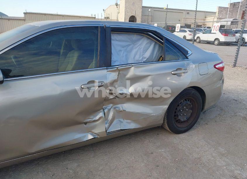 Photo 6 of 2016 Toyota Camry LE (VIN 4T4BF1FK0GR533931)