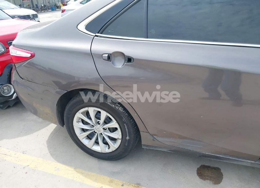 Photo 19 of 2016 Toyota Camry LE (VIN 4T4BF1FK0GR535663)