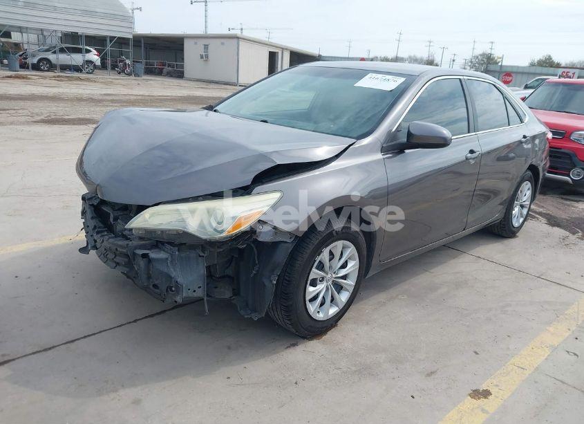 Photo 2 of 2016 Toyota Camry LE (VIN 4T4BF1FK0GR535663)