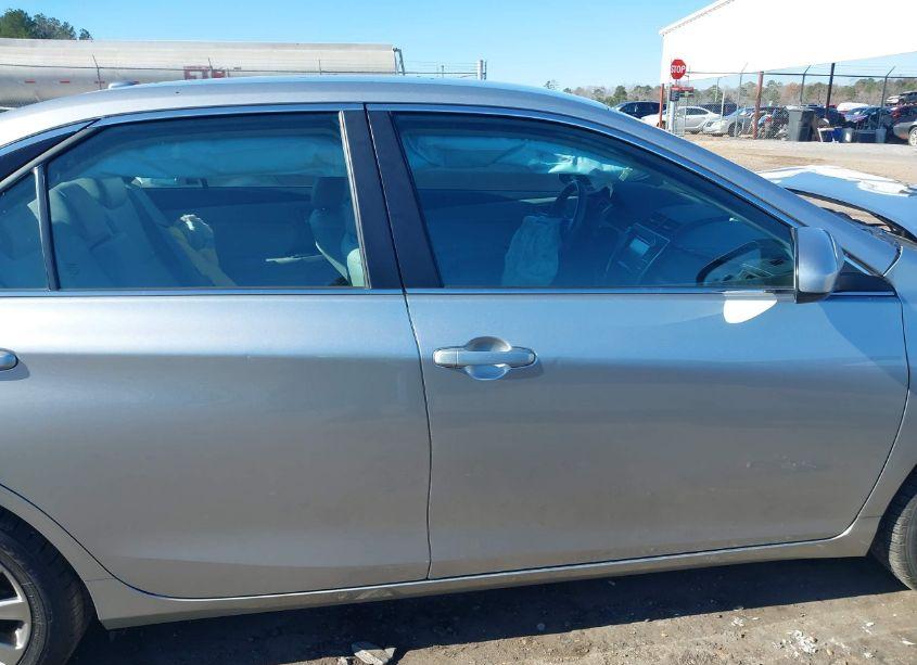 Photo 13 of 2016 Toyota Camry XLE (VIN 4T4BF1FK0GR552544)