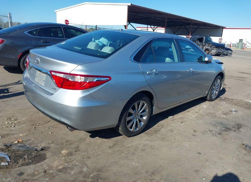 Photo 4 of 2016 Toyota Camry XLE (VIN 4T4BF1FK0GR552544)