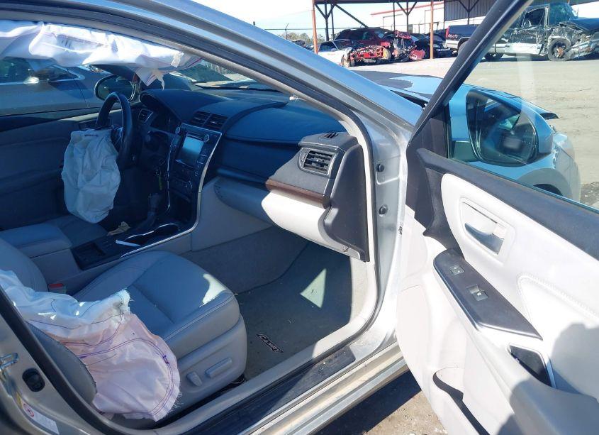 Photo 5 of 2016 Toyota Camry XLE (VIN 4T4BF1FK0GR552544)